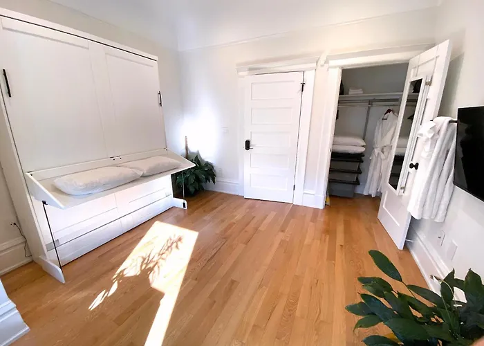4Br2Ba Remodeled Home In The Heart Of The Castro!
